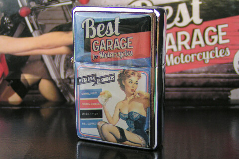 Best Garage Sturmfeuerzeug Pin-up blau Open on Sundays