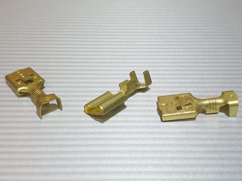 Flachsteckhülse gerade 8 mm messing 1-2.5 mm² mit Rastzunge NOS
