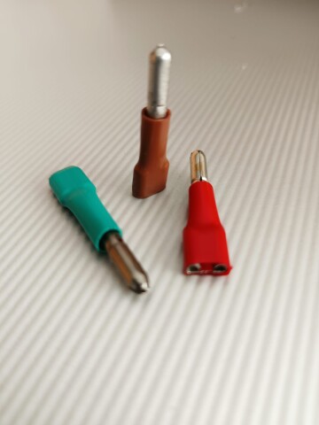 Verbinder -Hülse 1 x Flachsteckhülse 6,3mm auf 1 x Rundstecker 4mm Stecker vollisoliert braun